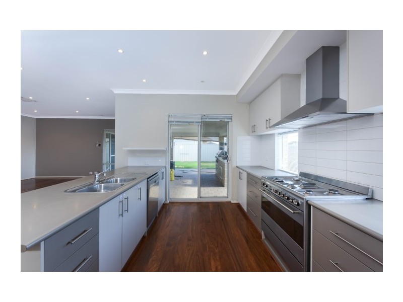 5 Mystery Way, Dudley Park WA 6210