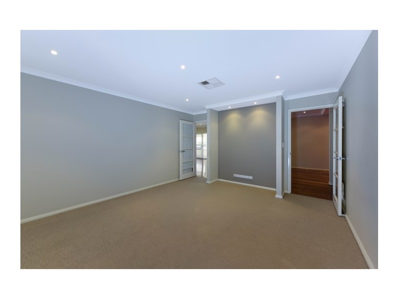 5 Mystery Way, Dudley Park WA 6210