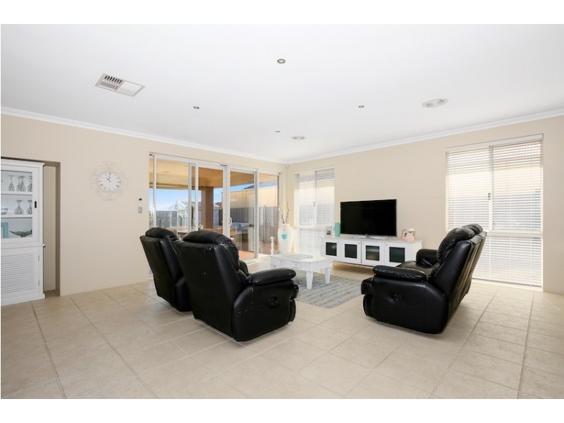 14 Cordia Way, Halls Head WA 6210