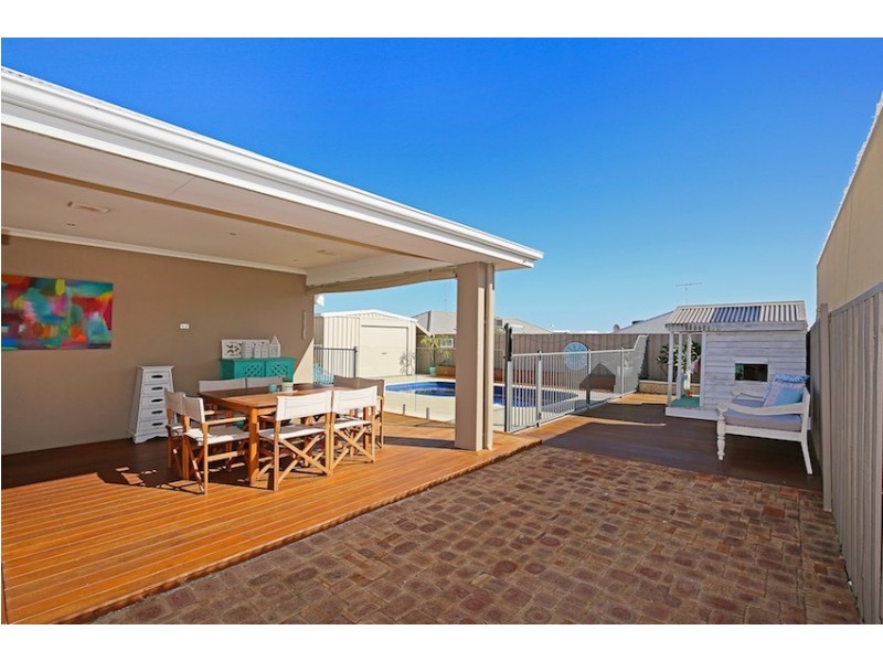 14 Cordia Way, Halls Head WA 6210