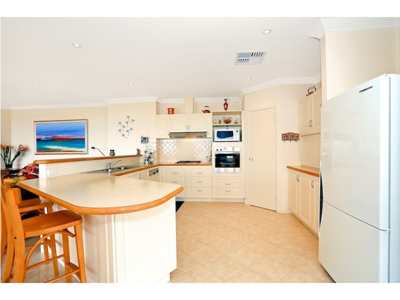 28 Pioneer Court, Bouvard WA 6211