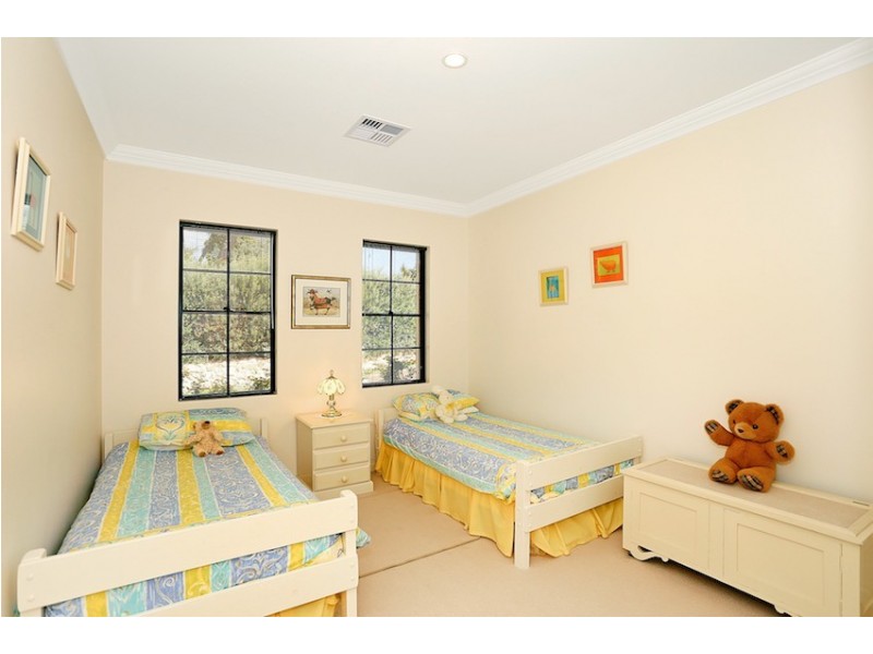 28 Pioneer Court, Bouvard WA 6211