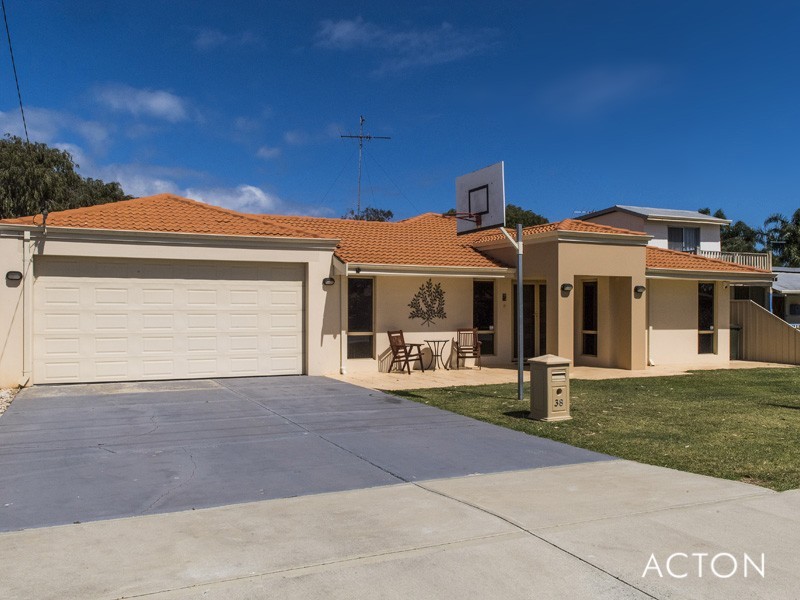 38 Irving Avenue, Falcon WA 6210
