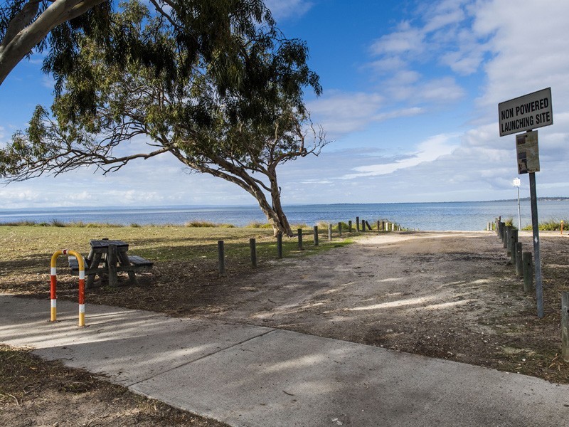 38 Irving Avenue, Falcon WA 6210