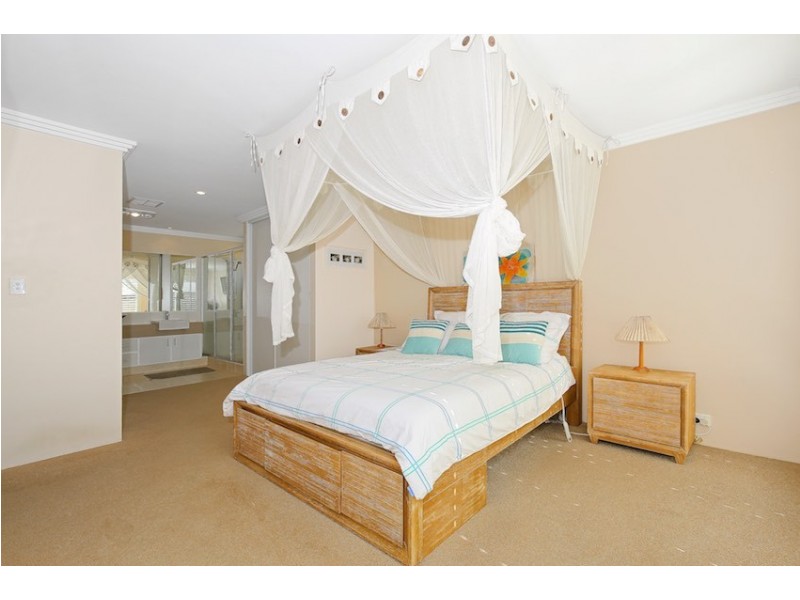 12 George Hibbert Road, Madora Bay WA 6210