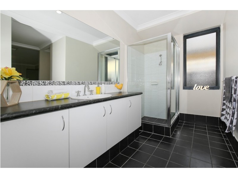 3 Varia Way, Halls Head WA 6210