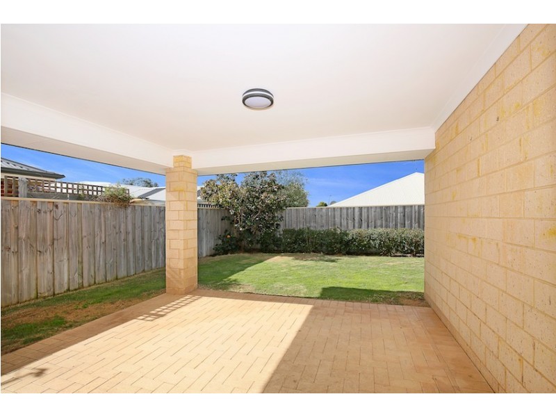 3 Varia Way, Halls Head WA 6210