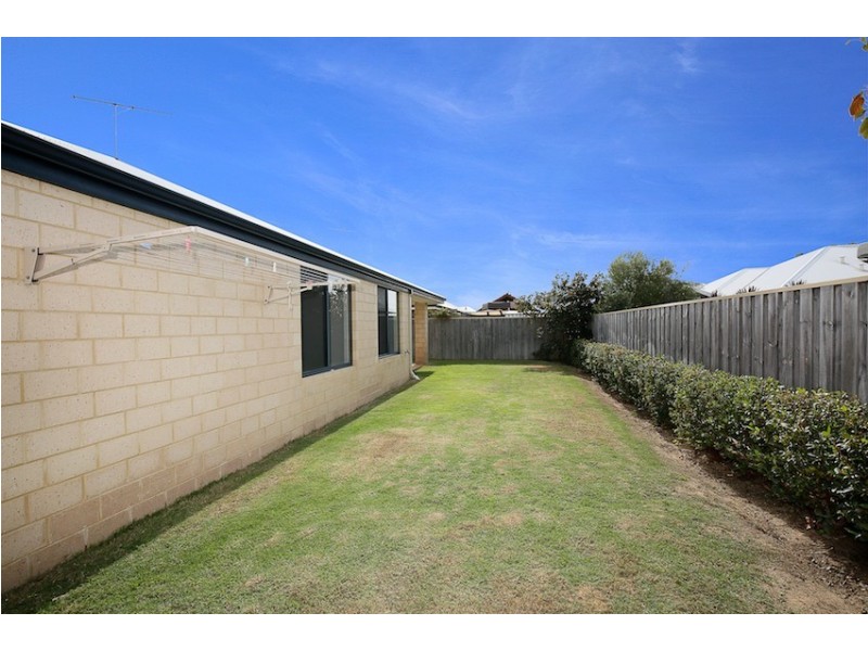 3 Varia Way, Halls Head WA 6210