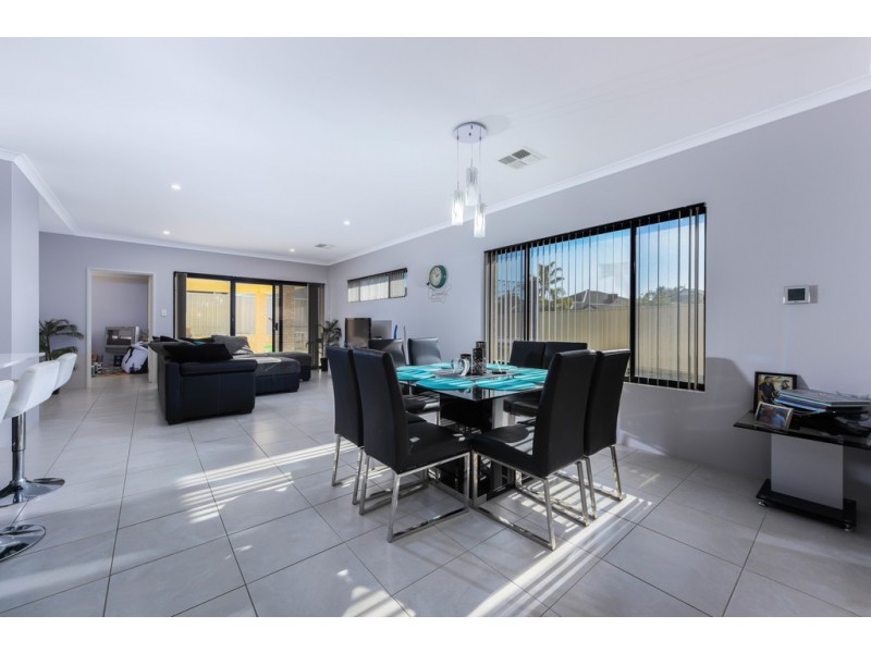 22 Ashwood Parkway, Lakelands WA 6180