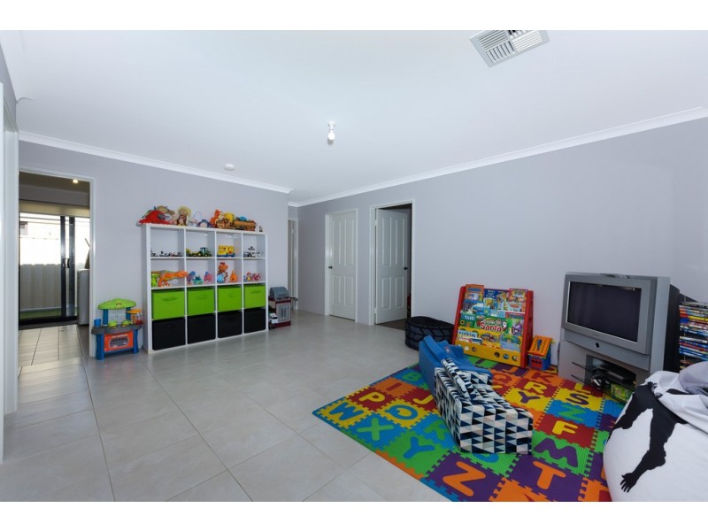 22 Ashwood Parkway, Lakelands WA 6180