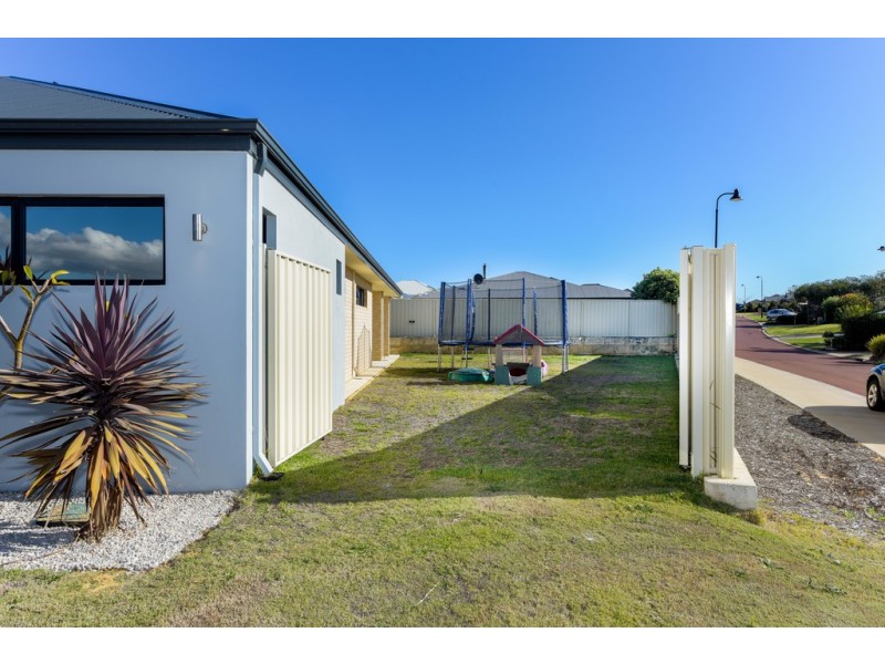 22 Ashwood Parkway, Lakelands WA 6180