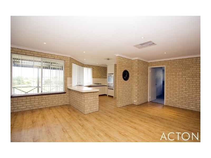 76 Crystaluna Drive, Golden Bay WA 6174