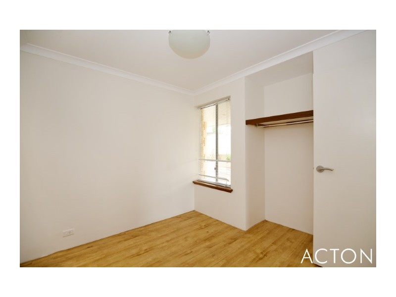 76 Crystaluna Drive, Golden Bay WA 6174