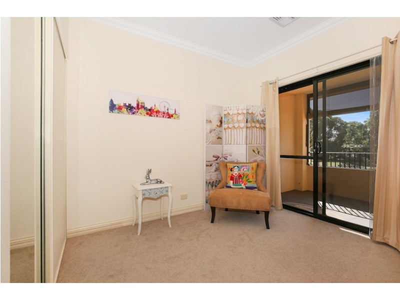 7/21 Pebble Beach Boulevard, Meadow Springs WA 6210