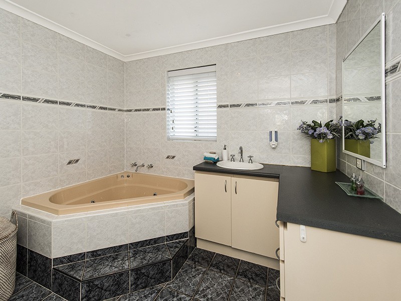 15 Tanjinn Street, Dawesville WA 6211