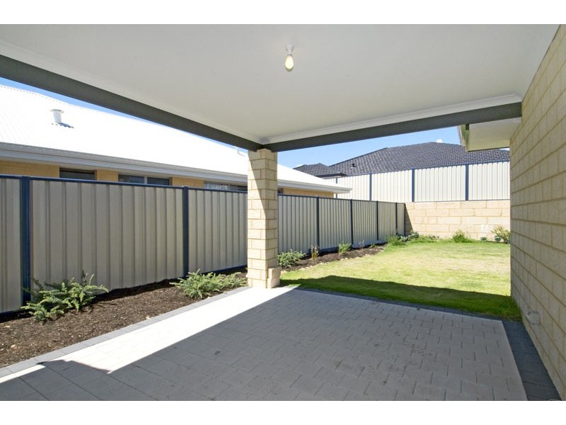 22 Kirkland Way, Meadow Springs WA 6210