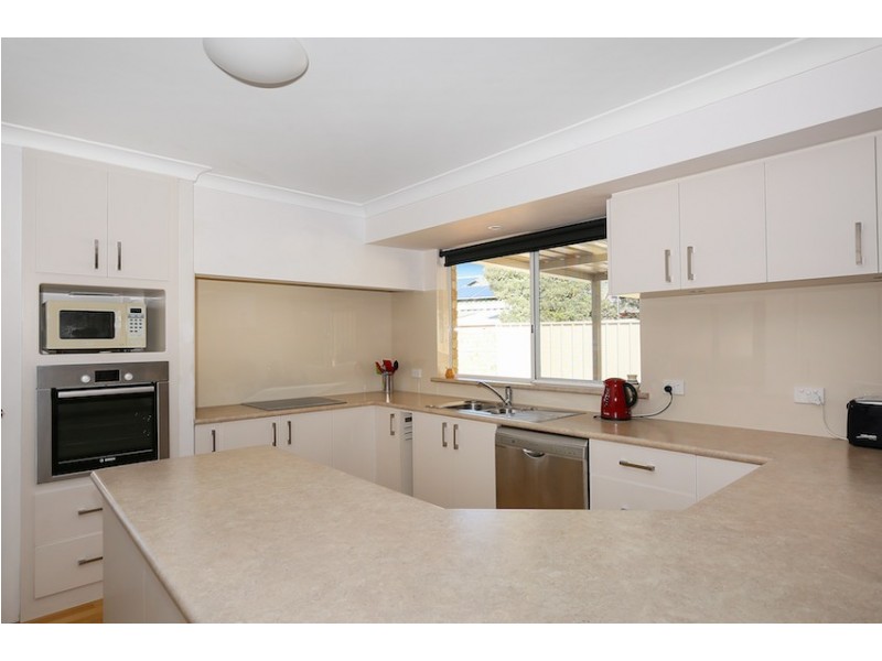 26 Yorrell Place, Halls Head WA 6210