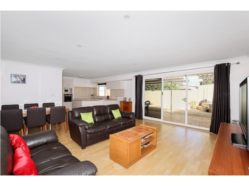 26 Yorrell Place, Halls Head WA 6210