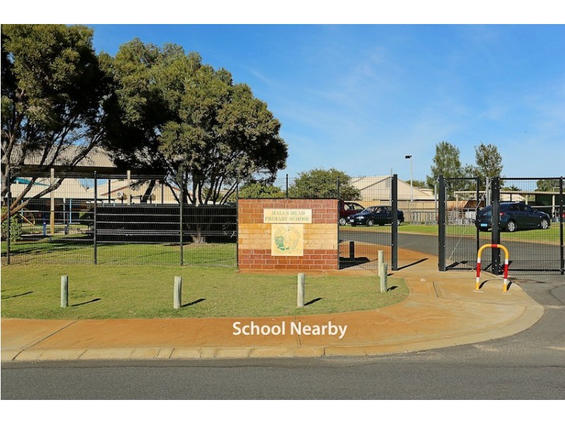 26 Yorrell Place, Halls Head WA 6210