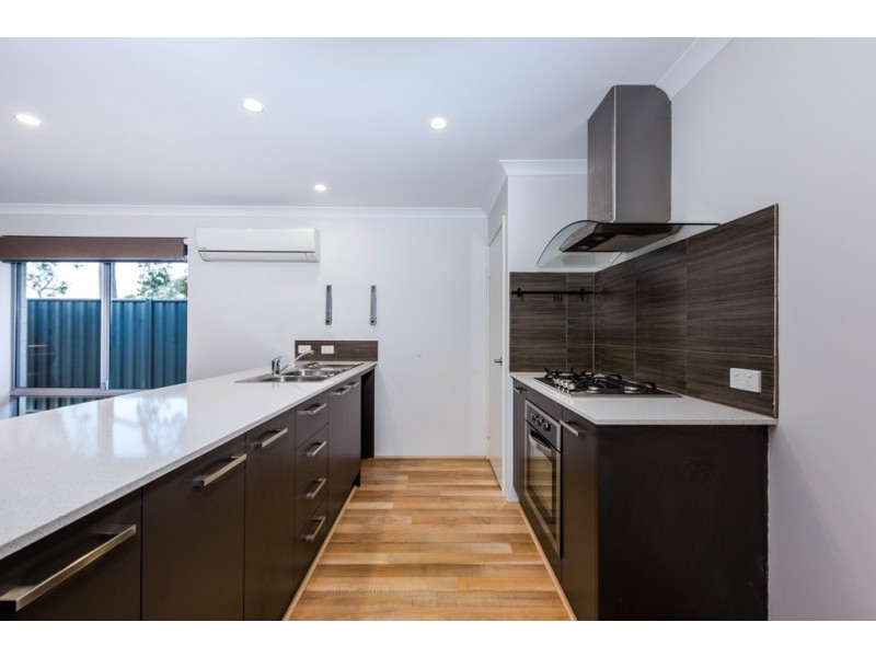 201 Lake Valley Road, Lakelands WA 6180