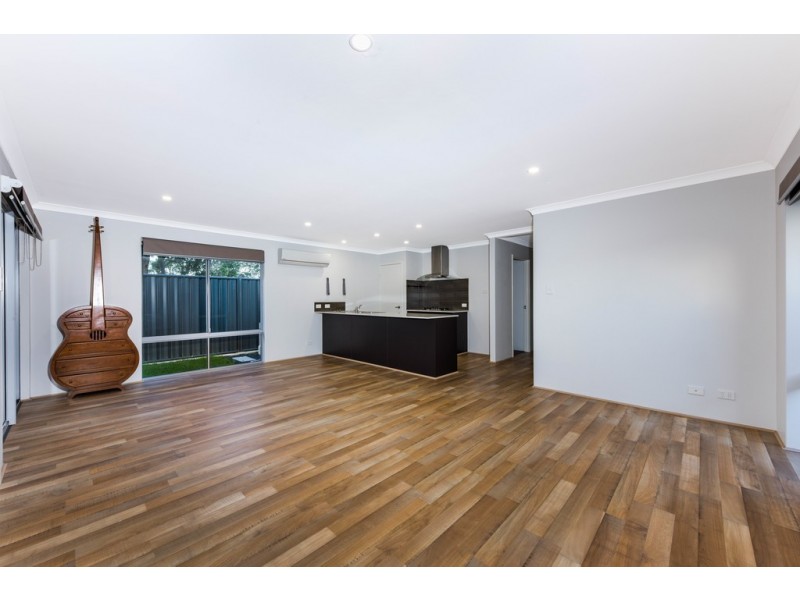 201 Lake Valley Road, Lakelands WA 6180