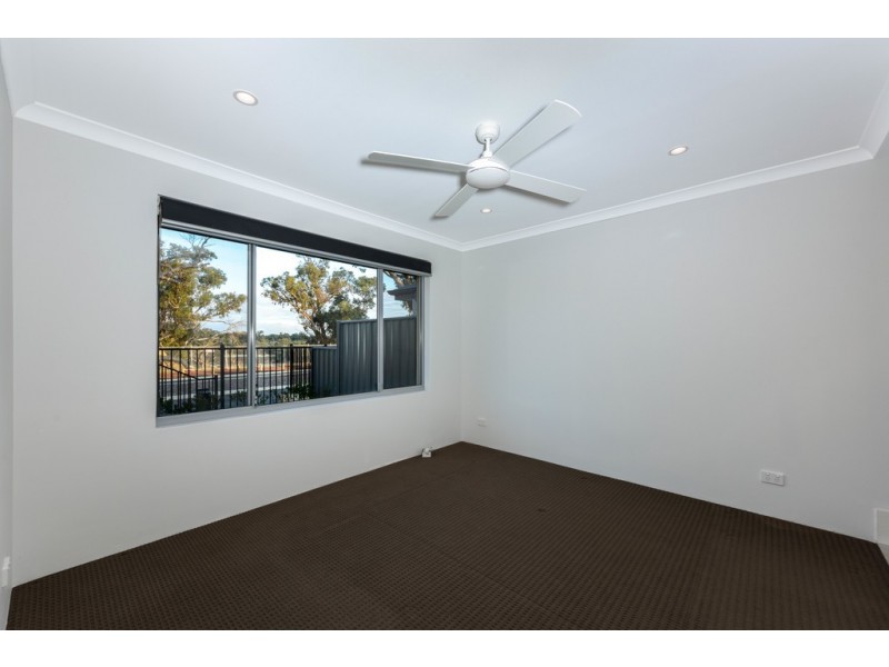 201 Lake Valley Road, Lakelands WA 6180