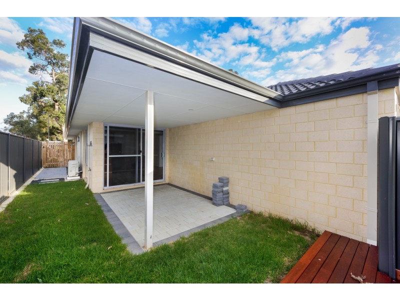 201 Lake Valley Road, Lakelands WA 6180