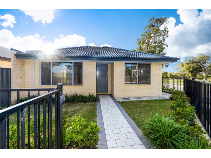 201 Lake Valley Road, Lakelands WA 6180