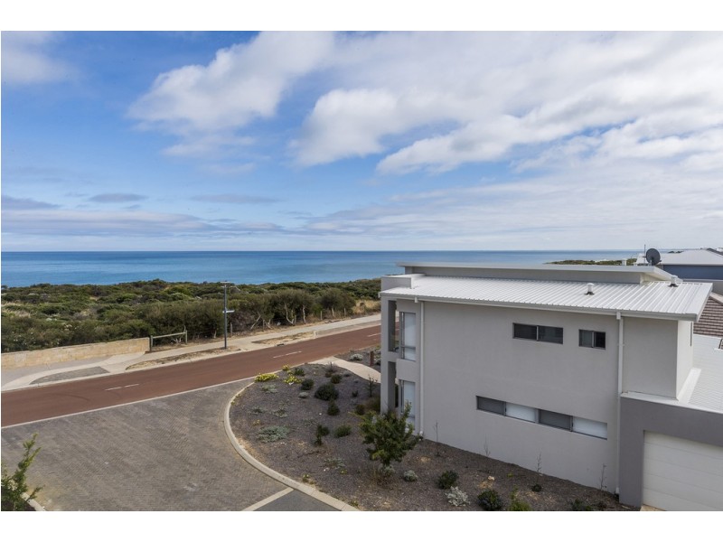 19/150 Boardwalk Boulevard, Halls Head WA 6210