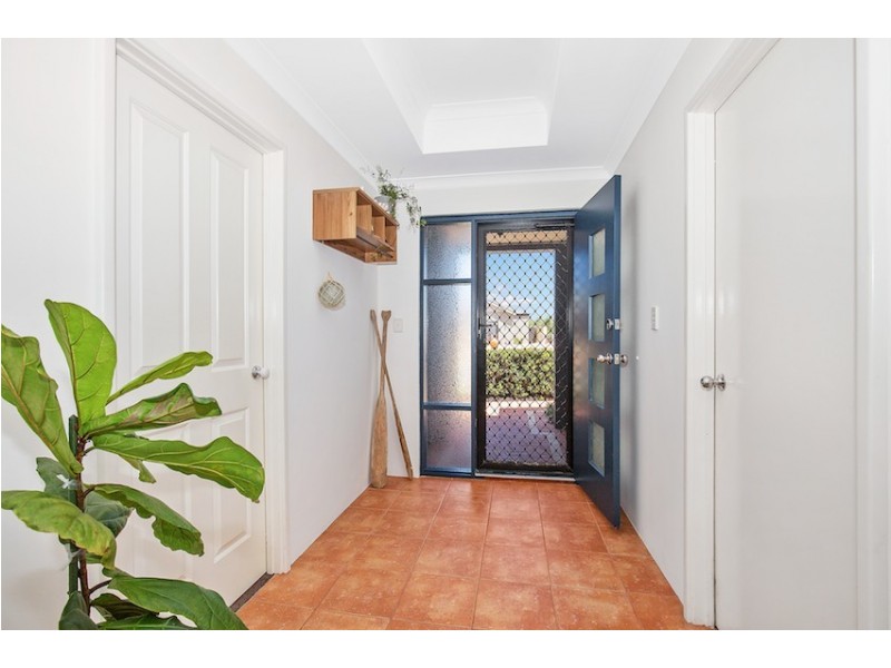 4 Beaufortia Turn, Halls Head WA 6210