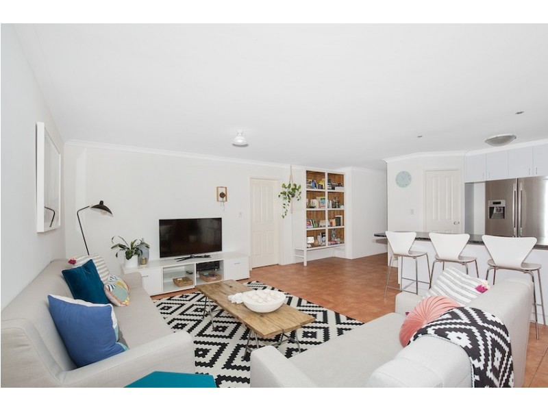 4 Beaufortia Turn, Halls Head WA 6210