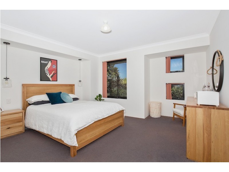 4 Beaufortia Turn, Halls Head WA 6210