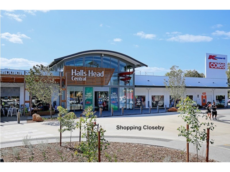 4 Beaufortia Turn, Halls Head WA 6210