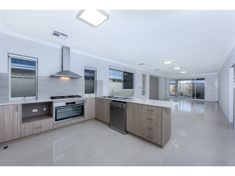 44 Eleanore Drive, Madora Bay WA 6210
