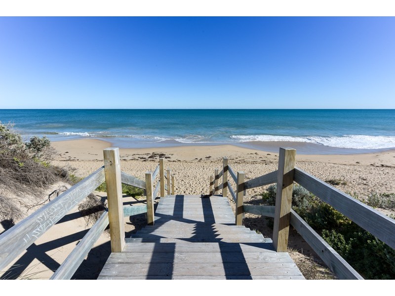 44 Eleanore Drive, Madora Bay WA 6210