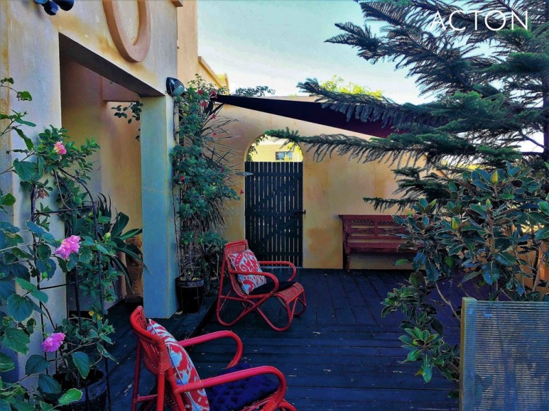 25 Calypso Road, Halls Head WA 6210