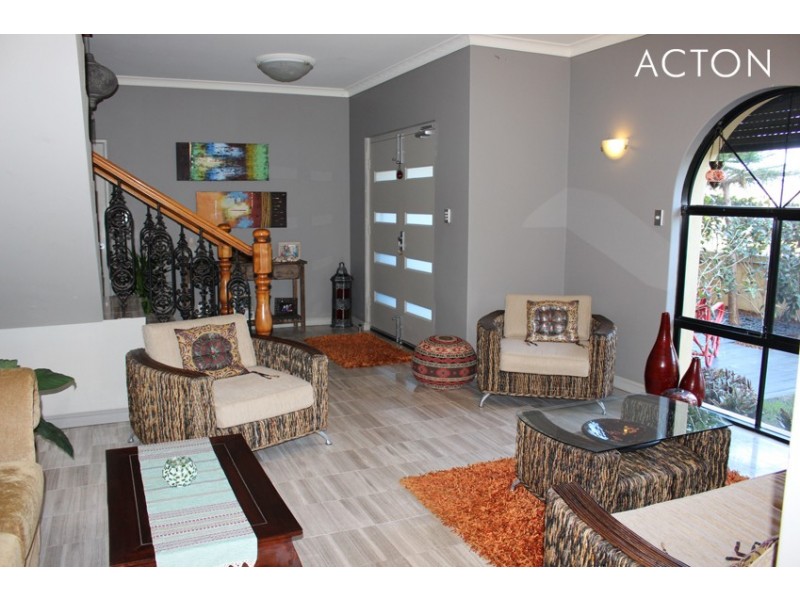 25 Calypso Road, Halls Head WA 6210