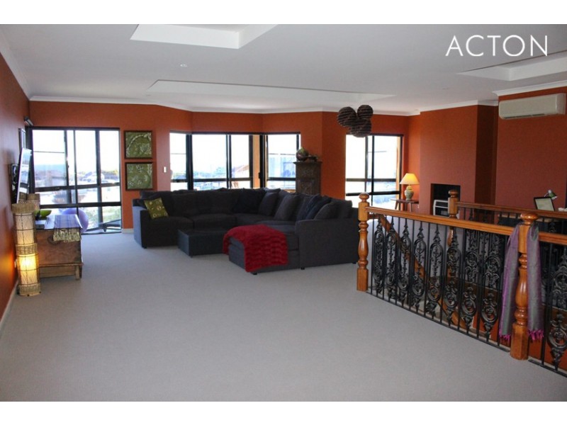 25 Calypso Road, Halls Head WA 6210