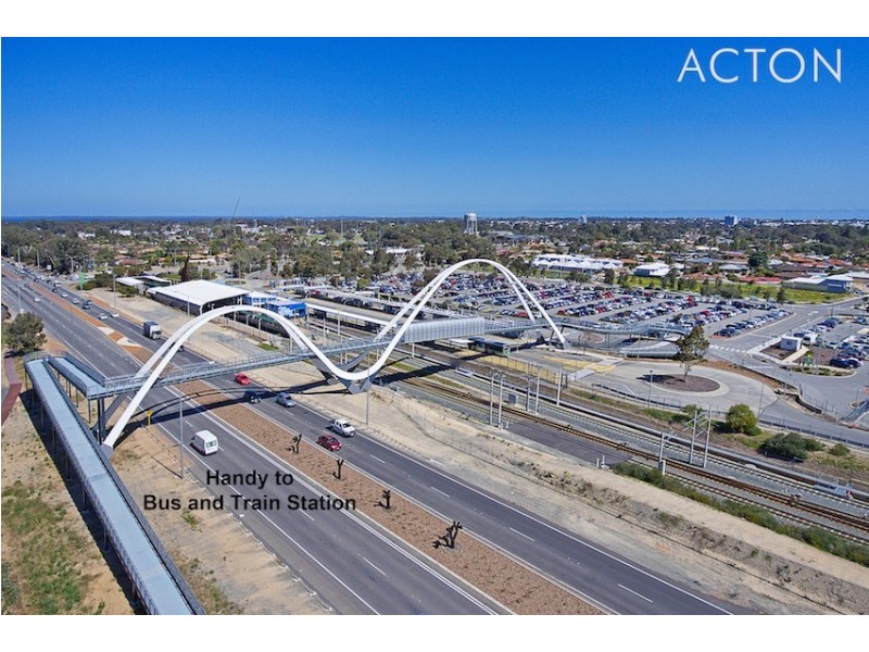 4 Brookdale Way, Meadow Springs WA 6210