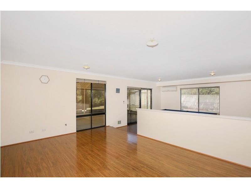 12 Killarney Rt, Meadow Springs WA 6210