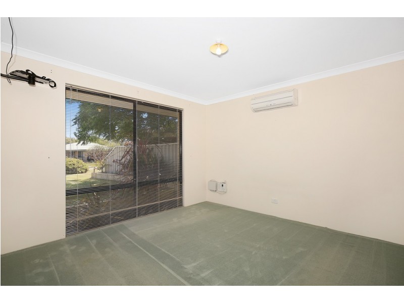 12 Killarney Rt, Meadow Springs WA 6210