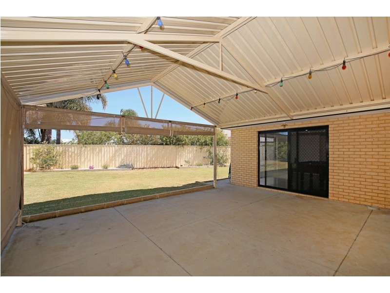 12 Killarney Rt, Meadow Springs WA 6210