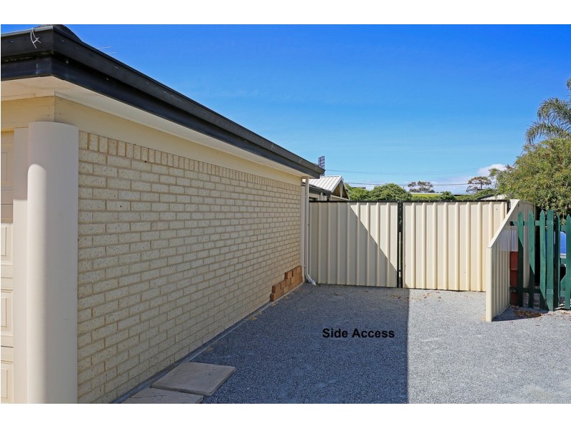 12 Killarney Rt, Meadow Springs WA 6210