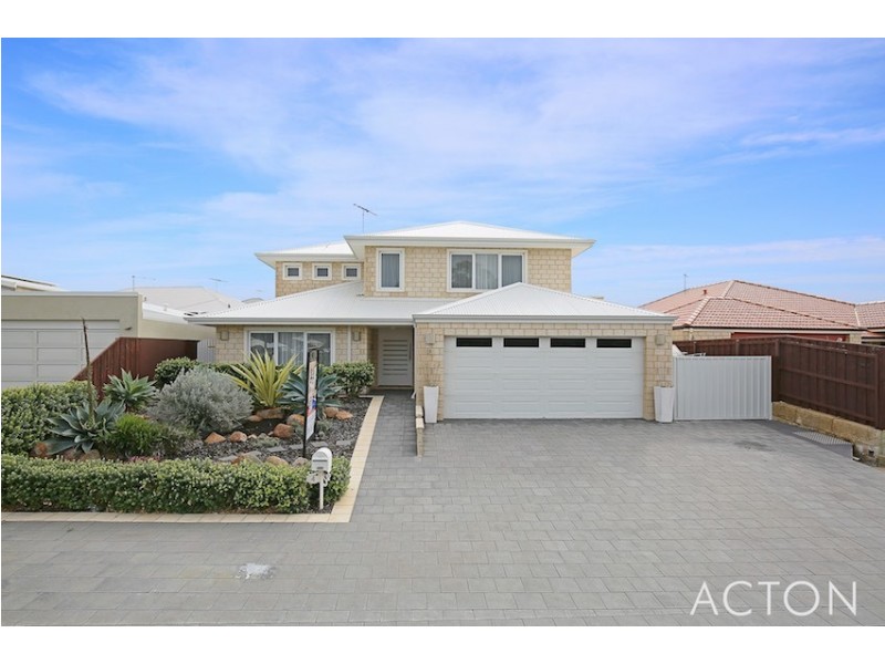 4 Torwood Edge, Halls Head WA 6210