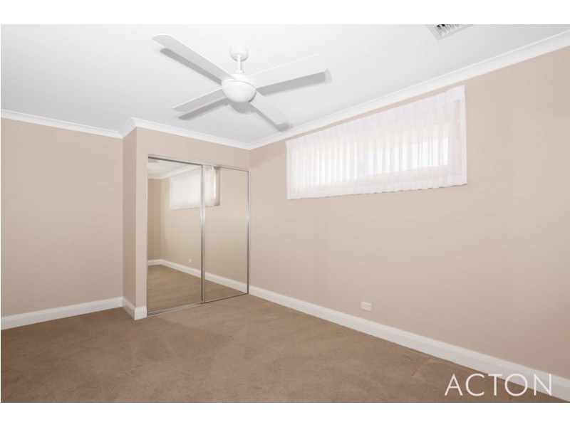 4 Torwood Edge, Halls Head WA 6210