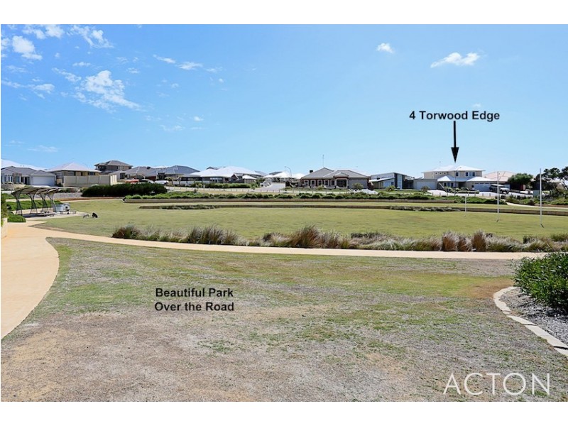 4 Torwood Edge, Halls Head WA 6210