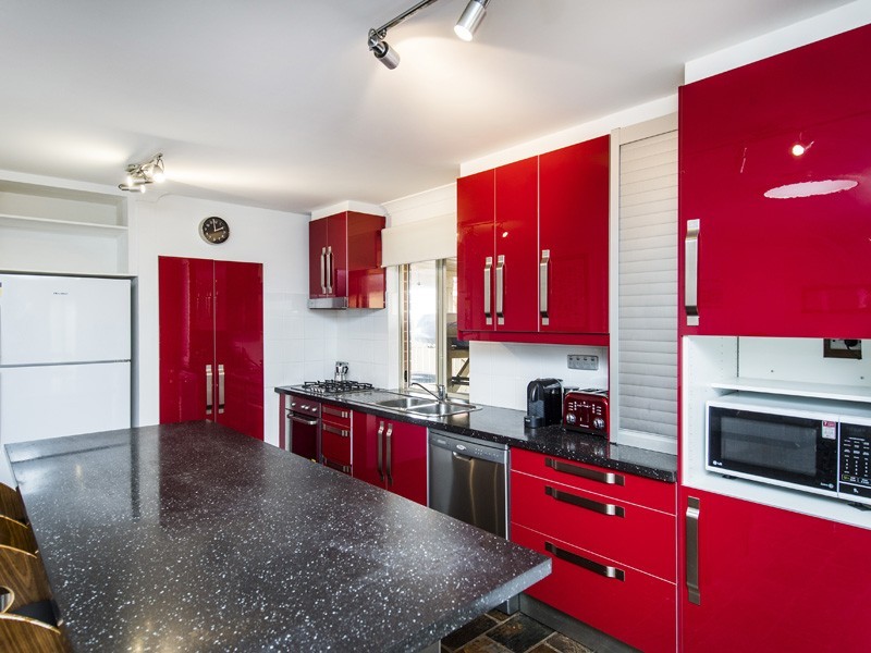 9 Socha Court, Greenfields WA 6210