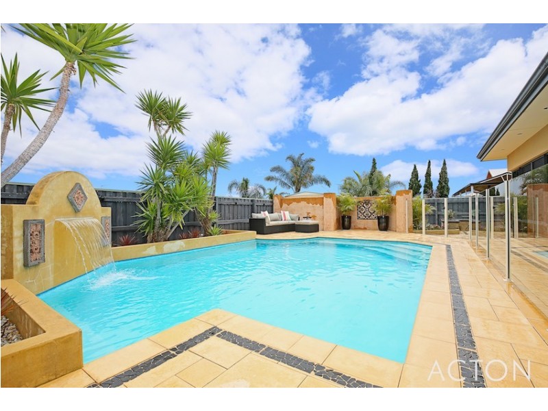 14 The Ridge, Halls Head WA 6210