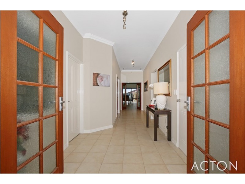 14 The Ridge, Halls Head WA 6210