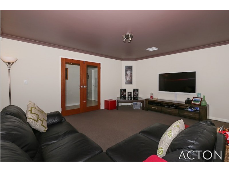 14 The Ridge, Halls Head WA 6210